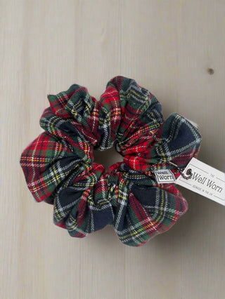 check scrunchie on table