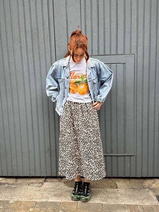 model wearing leopard skirt