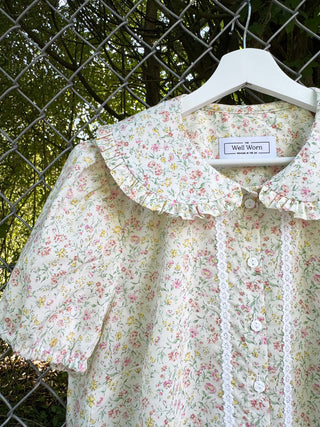 detail-collar-floral-blouse