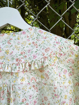 collar-detail-floral-blouse