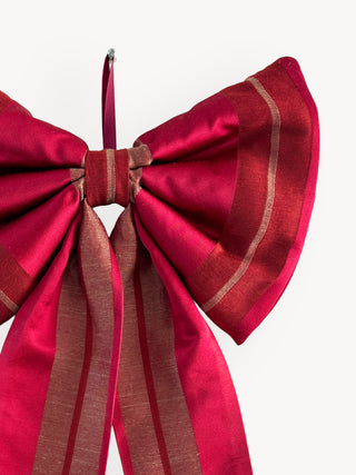 detail red stripe bow