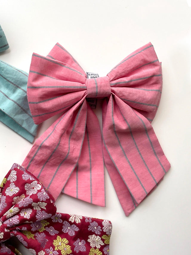 pink stripe bow on table